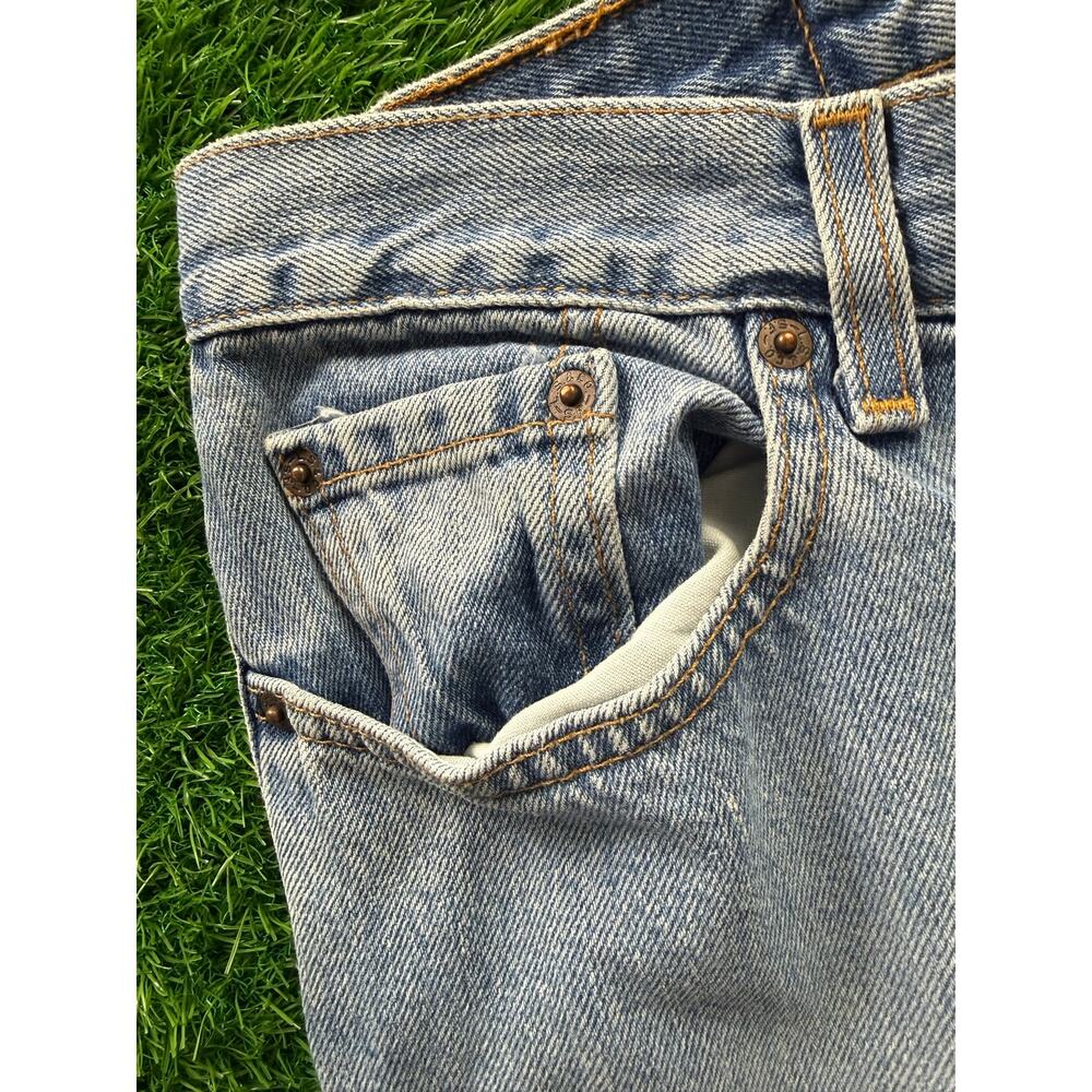 Vtg Levi’s 577 Lower Rise Loose Fit Jeans Women's 14 USA Light Wash 100% Cotton - Picture 7 of 15